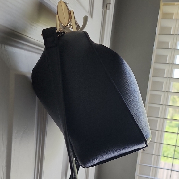 Zara Black and Gold Shoulder Bag - Picture 3 of 8